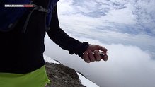 Un envase de 32Gi Sports Gel tiene 84 calorías, no tiene cafeína y está hecho con jarabe de arroz.