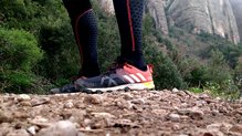 Adidas Kanadia TR 8: El Cloudfoam estructura la totalidad de esta media suela de perfil medio y drop de 10mm.​