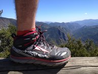 Buenos y robustos acabados los de las Altra Lone Peak 3.0 Mid Neoshell