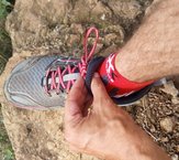 Altra Lone Peak 3.0 - lengueta atada