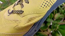 ALTRA LONE PEAK 5: Deformacin del upper por flexin en la zona interior, que afecta a los termosellados