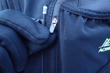 Aonijie Ultra+ 5L: Carro del bolsillo impermeable sin cinta. Algo difícil con guantes.