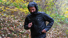 Libertad de movientos total de la Arcteryx Norval SL Insulated Hoody