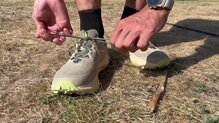 Atarnos los cordones es fácil y estos quedan bien recogidos