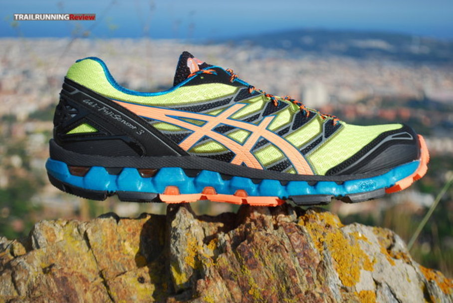 Asics Fuji Sensor 3 VS Newton Running Energy TRAILRUNNINGReview