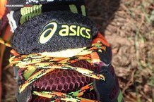 Asics Fuji Trabuco 4: Bolsillo para guardar los cordones