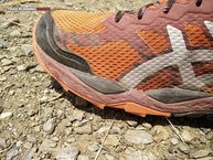 Asics Fuji Trabuco 5: Termosellados mucho más finos en la parte interna del upper