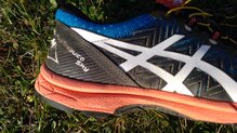 La media suela de las Asics FujiTrabuco Sky se ha compactado