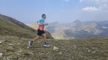 Asics FujiTrail Vest, tres de ellos con cremallera.