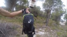 El agua resbala fácilmente y no entra en el interior de las Asics Fujitrail Speed Backpack