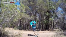Los objetos quedan practicamnete inmóbiles en las Asics Fujitrail Speed Backpack.