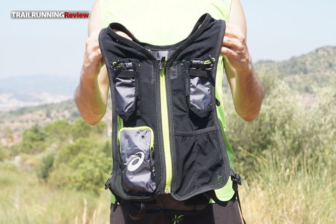 cobertura carbón Insistir Asics Fujitrail Speed BackPack - TRAILRUNNINGReview.com