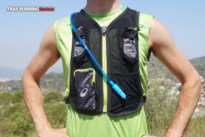 cobertura carbón Insistir Asics Fujitrail Speed BackPack - TRAILRUNNINGReview.com