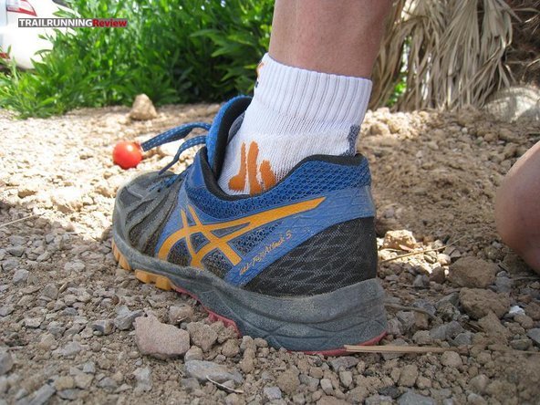 Asics Fuji Attack 5 - TRAILRUNNINGReview.com