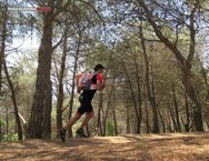 La camiseta BV Sport Haut Technique SKAEL, confeccionada por unas fibras ciertamente robustas,  est pensada para durar.