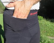 Los pantalones BV Sport Trail CSX presentan un bolsillo pequeño en su parte frontal.