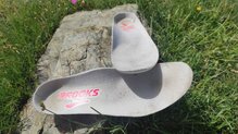 Brooks Caldera 6. Con plantillas sencillas de la casa.