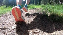 Brooks Caldera 6. Mantienen el compuesto de la suela TrailTack.