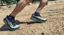 Brooks Cascadia 20, tracción en tierra.
