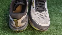 Brooks Cascadia 20, en buen estado.