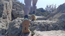Brooks Catamount, en rocas.