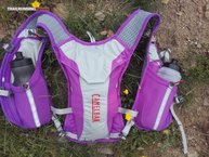 Camelbak Circuit Vest, con todo el material de la foto anterior.