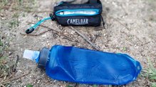 Camelbak Nano Handheld: compuesto por bidn y soporte independientes que podran usarse por separado