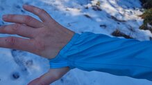 CimAlp Storm Pro: Agujero para ajustar el pulgar en la manga