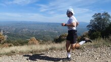 Compressport Free Belt Pro 2.0, se adhiere como segunda capa.