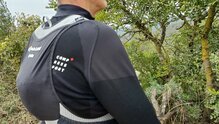 COMPRESSPORT WINTER TRAIL POSTURAL: Resistente al uso de mochila