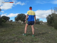 En la espalda la camiseta lleva una interesante combinación de distintas densidades de malla.