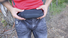 Los bolsillos grandes nos permiten llevar softflask de 500ml pero rebotan demasiado