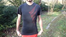 Deewear Compress T-Shirt: Camiseta larga para mantener los riñones tapados.