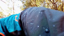 Gotas como perlas en la manga de la Dynafit WP 2.5L