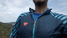 Dynafit Trail Graphic Wind Jacket, aunque sea de tejido fino.