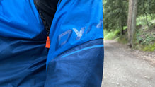 Dynafit Vert Wind 72: con tratamiento repelente al agu, nos ayuda en casa de lluvia muy ligera con un plus de proteccion