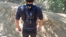 A medio camino entre el chaleco y la mochila, la Evadict 5L es una gran opción para salidas de corta y media distancia.