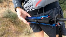 El portabastones del Freexion X-Pert Belt habría que mejorarlo ya que no ajusta bien y da demasido rebote.