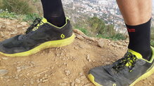 Fyke Boost Mid Sock en acción.