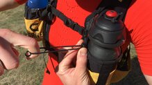 Grivel Mountain Runner Evo 20: Fijando un bidn.