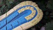 HOKA ONE ONE TENNINE: ligero desgaste en los tacos externos del taln