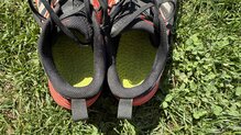 Inov-8 TrailFly Max. Collarín y lengüeta en perfecto estado.