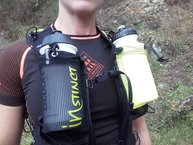 Instinct Evolution Trail Vest, con bidones delanteros.