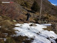 Joma Olimpo bregando sobre placas de hielo y nieve