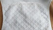 El material interior sigue con el mismo tacto.