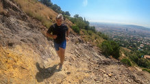 Terreno compacto y algo descompuesto, perfecto para las Nos encanta la amrtiguacin Infinitoo de las La Sportiva Jackal