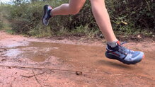 Buena tracción sobre barro, La Sportiva Levante.