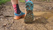 Lowa Amplux: Buen comportamiento en zonas con barro