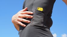 Interesantes bolsillos laterales para portear pequeas cosas-	Lurbel Trail Pro Duo