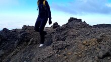 MERRELL BRAVADA 2 WP: En nuestro caso las hemos probado en un trekking por el volcn Etna donde nos hemos encontrado con gravilla y nos han proporcionado buena adherencia.